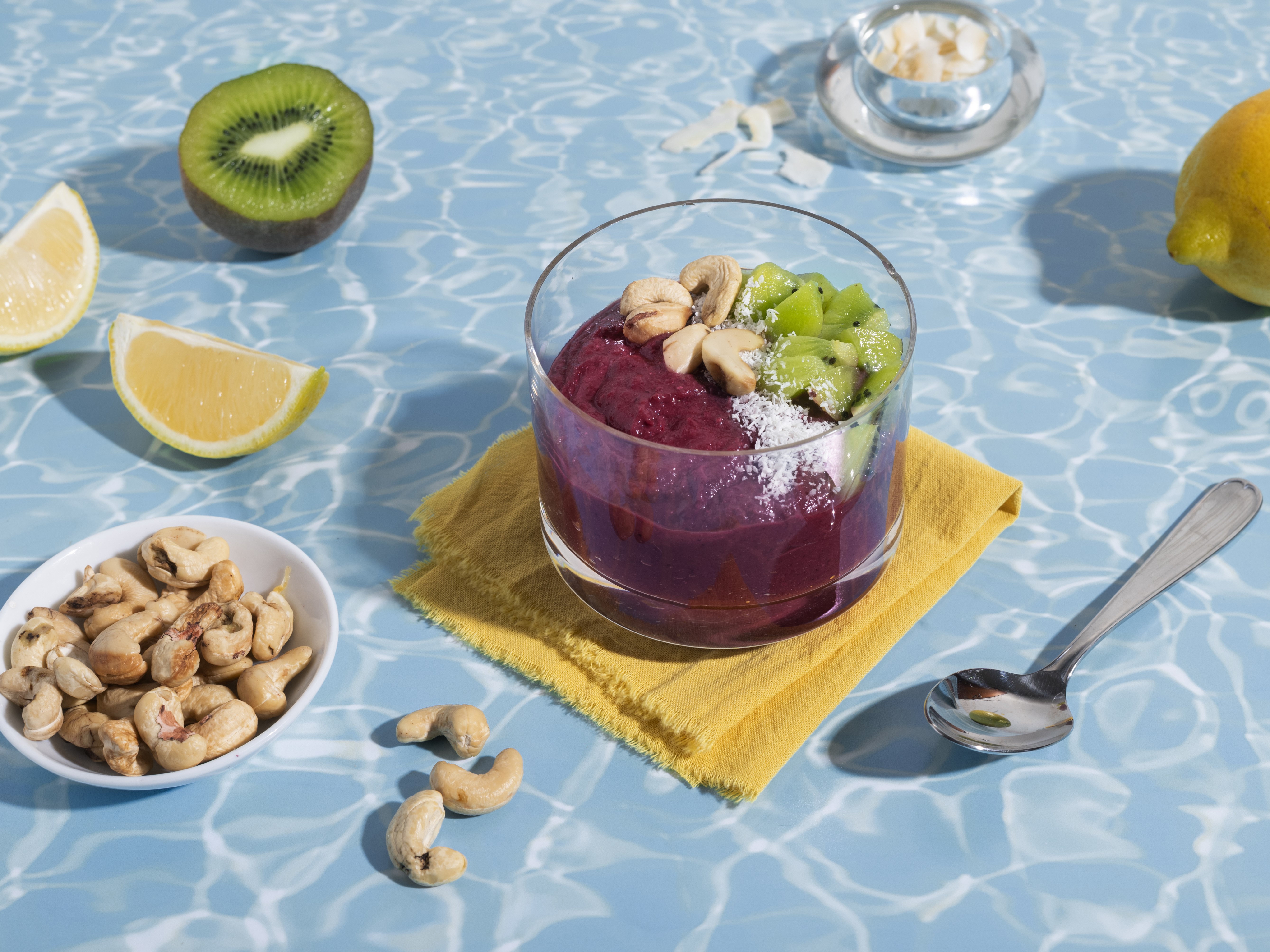 Letnie Superfoods – Co Warto Jeść, by Nie Czuć się Zmęczonym Upałem?