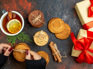 Domowe Wypieki na Mikołajki – 3 Szybkie Ciasta i Ciasteczka dla Bliskich